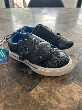 NWT 🆕 Marvel Avengers Kids Slip-On Superhero Black Panther Sneakers size 7